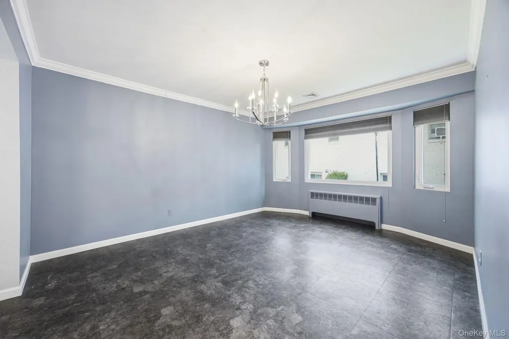 27 Whittier Drive Searingtown NY 11507