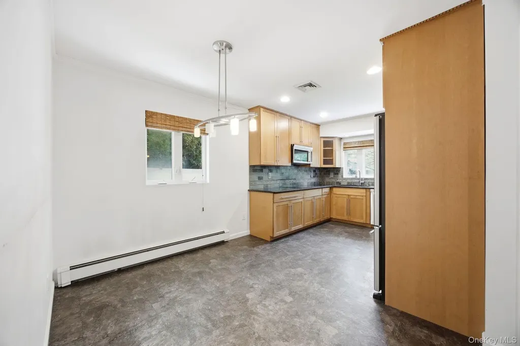 27 Whittier Drive Searingtown NY 11507
