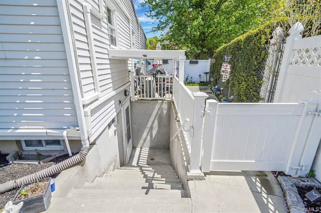 85 Applegate Drive Central Islip NY 11722