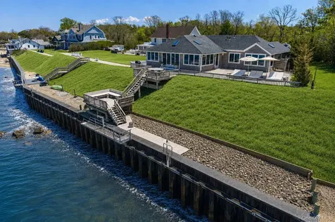 21515 Soundview Avenue Southold NY 11971