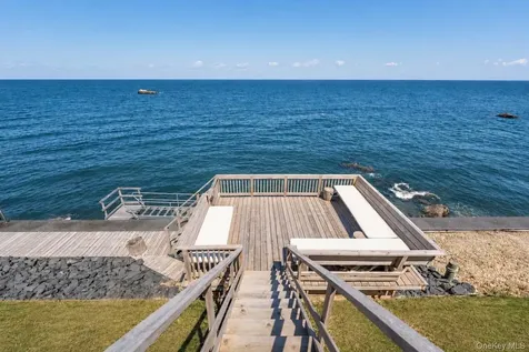 21515 Soundview Avenue Southold NY 11971