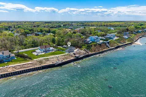 21515 Soundview Avenue Southold NY 11971