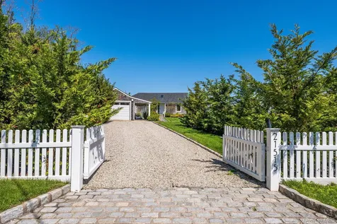 21515 Soundview Avenue Southold NY 11971