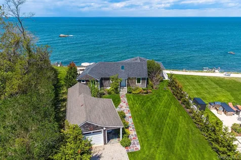 21515 Soundview Avenue Southold NY 11971