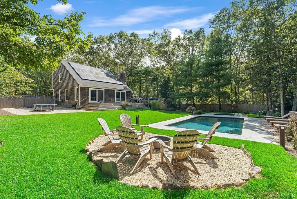 34 Harbor Boulevard East Hampton NY 11937