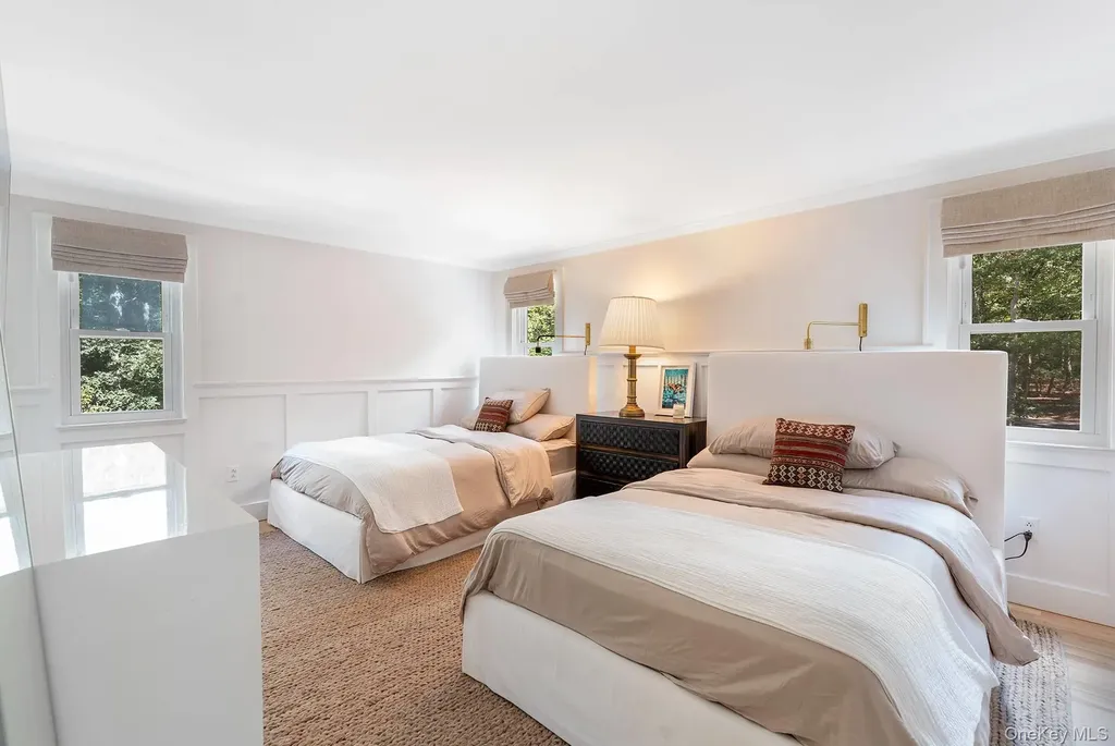 34 Harbor Boulevard East Hampton NY 11937