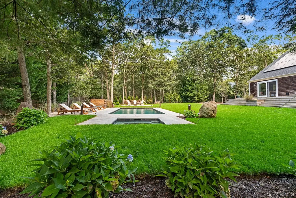 34 Harbor Boulevard East Hampton NY 11937