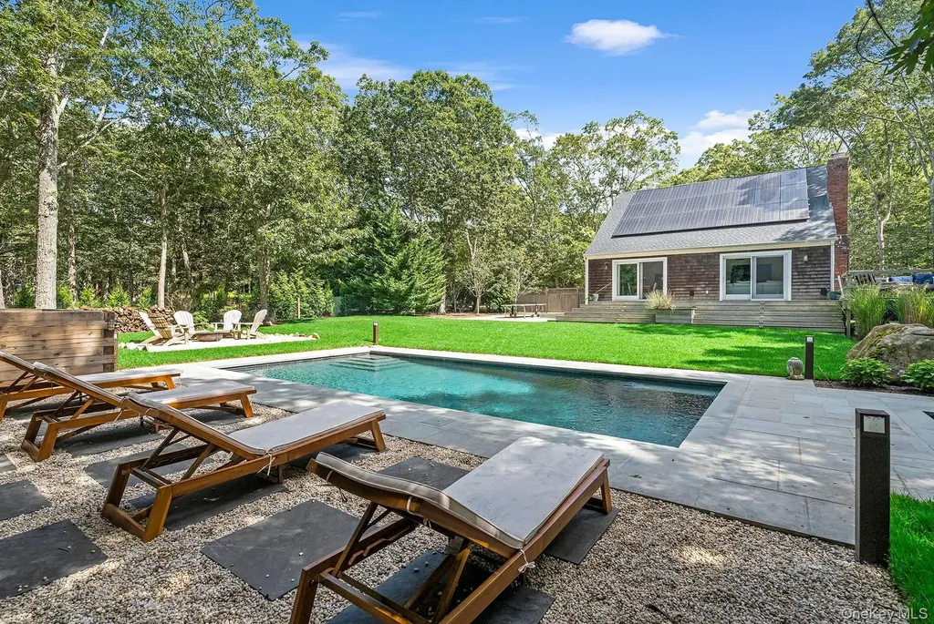 34 Harbor Boulevard East Hampton NY 11937