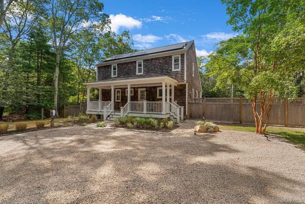 34 Harbor Boulevard East Hampton NY 11937