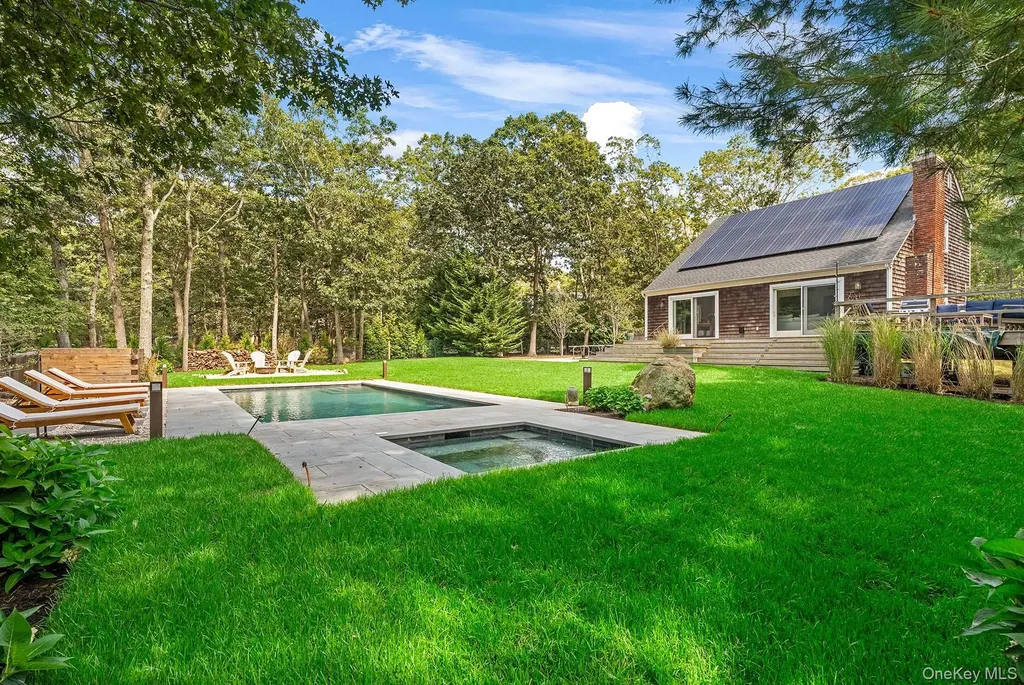 34 Harbor Boulevard East Hampton NY 11937