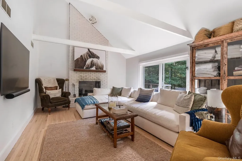 34 Harbor Boulevard East Hampton NY 11937