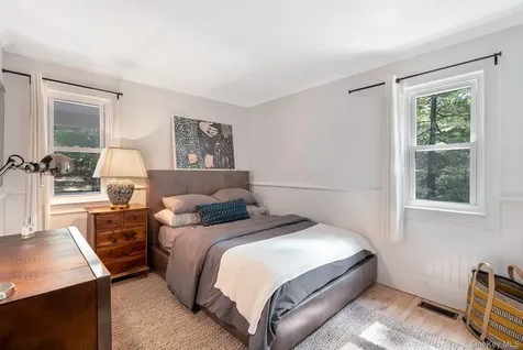 34 Harbor Boulevard East Hampton NY 11937