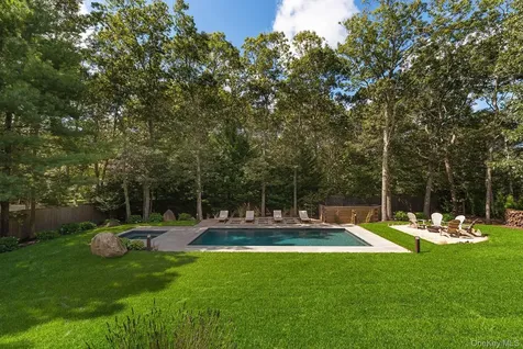 34 Harbor Boulevard East Hampton NY 11937