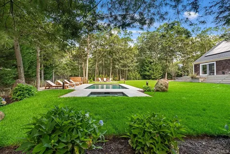34 Harbor Boulevard East Hampton NY 11937