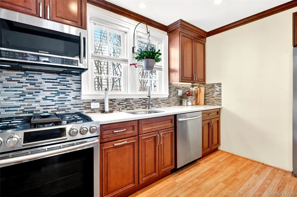 28 Spruce Street New Rochelle NY 10805