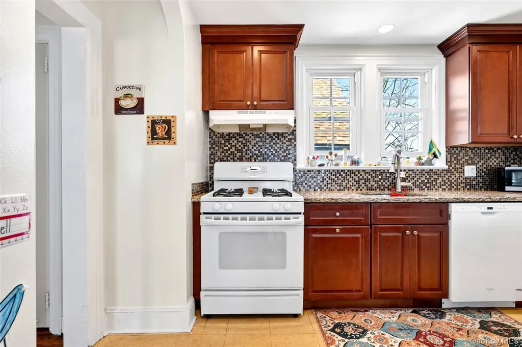 28 Spruce Street New Rochelle NY 10805