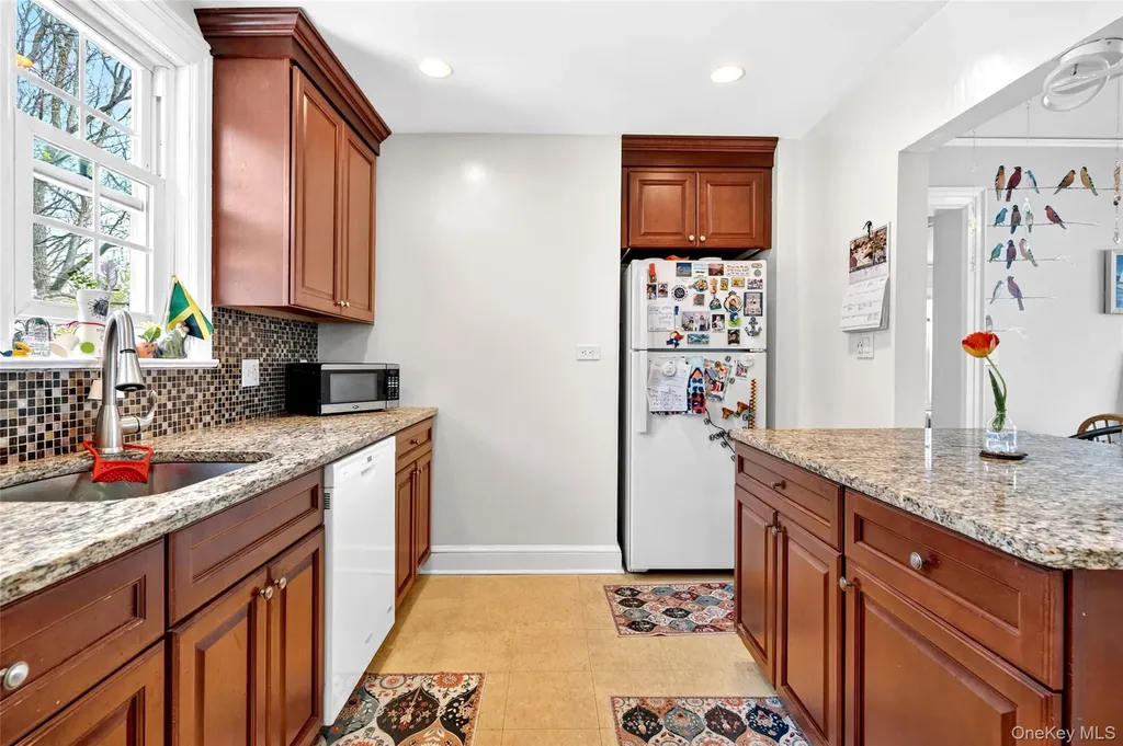 28 Spruce Street New Rochelle NY 10805