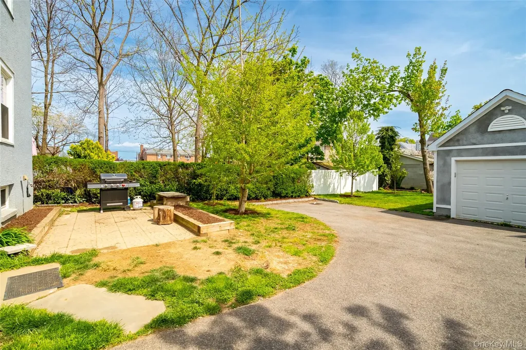 28 Spruce Street New Rochelle NY 10805
