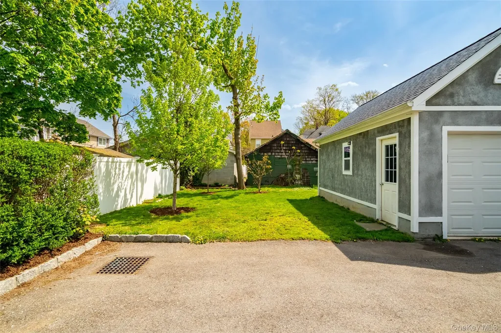 28 Spruce Street New Rochelle NY 10805