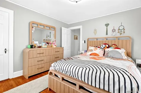 28 Spruce Street New Rochelle NY 10805