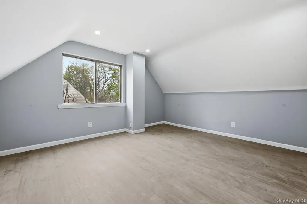 23 Woods Lane Centereach NY 11720