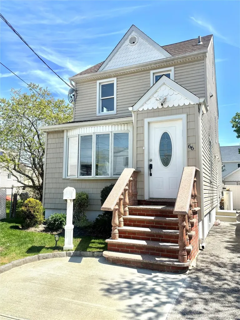 66 Kenmore Road Valley Stream NY 11581