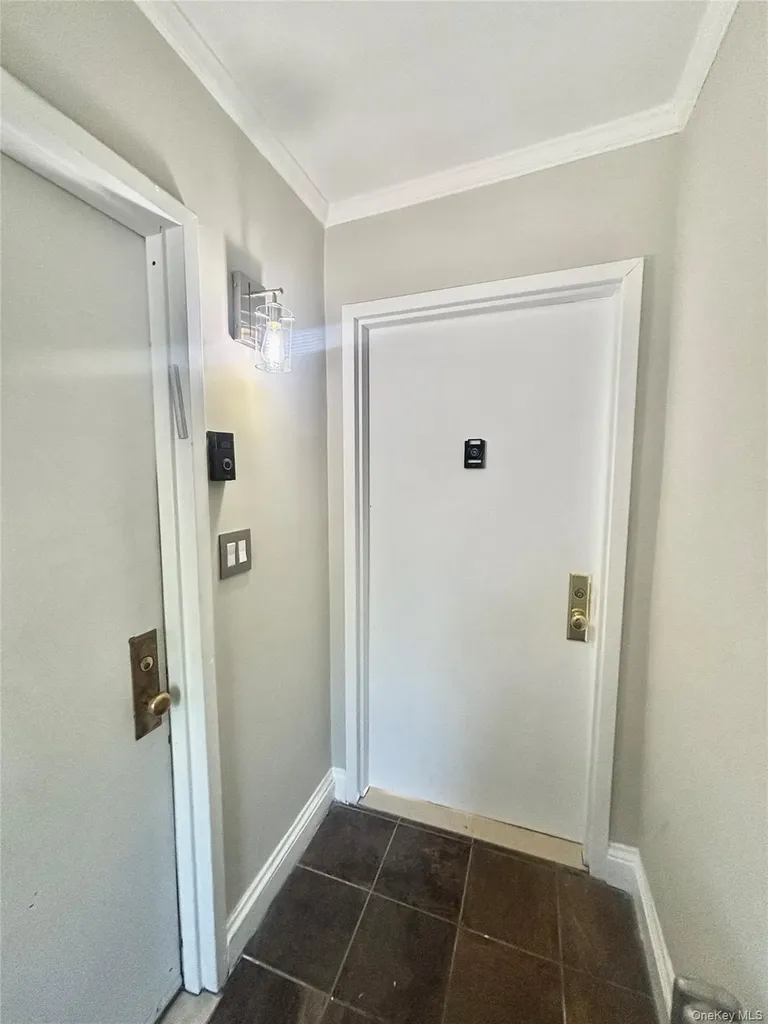 66 Kenmore Road Valley Stream NY 11581
