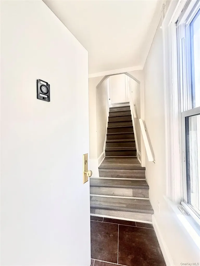 66 Kenmore Road Valley Stream NY 11581