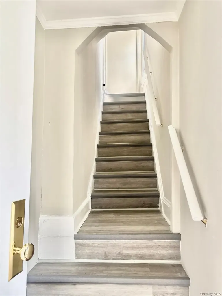 66 Kenmore Road Valley Stream NY 11581