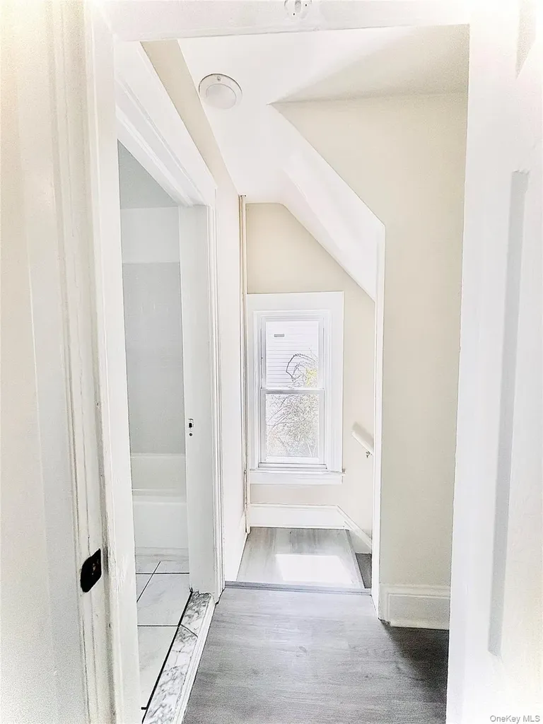 66 Kenmore Road Valley Stream NY 11581