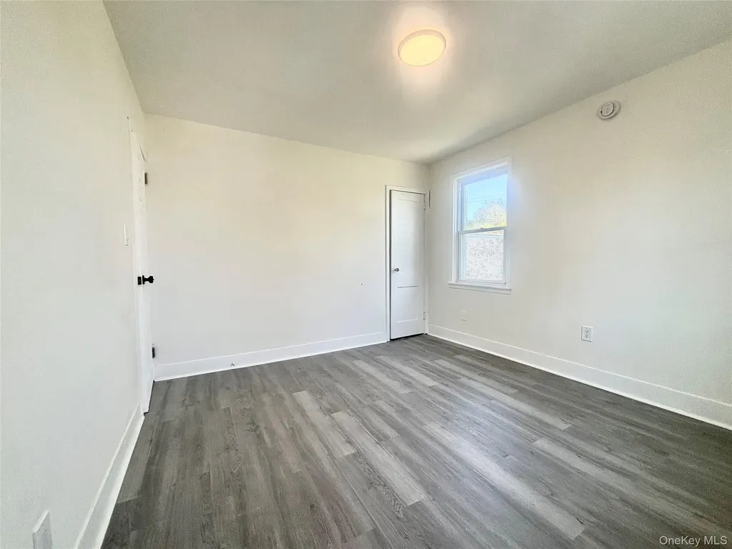 66 Kenmore Road Valley Stream NY 11581