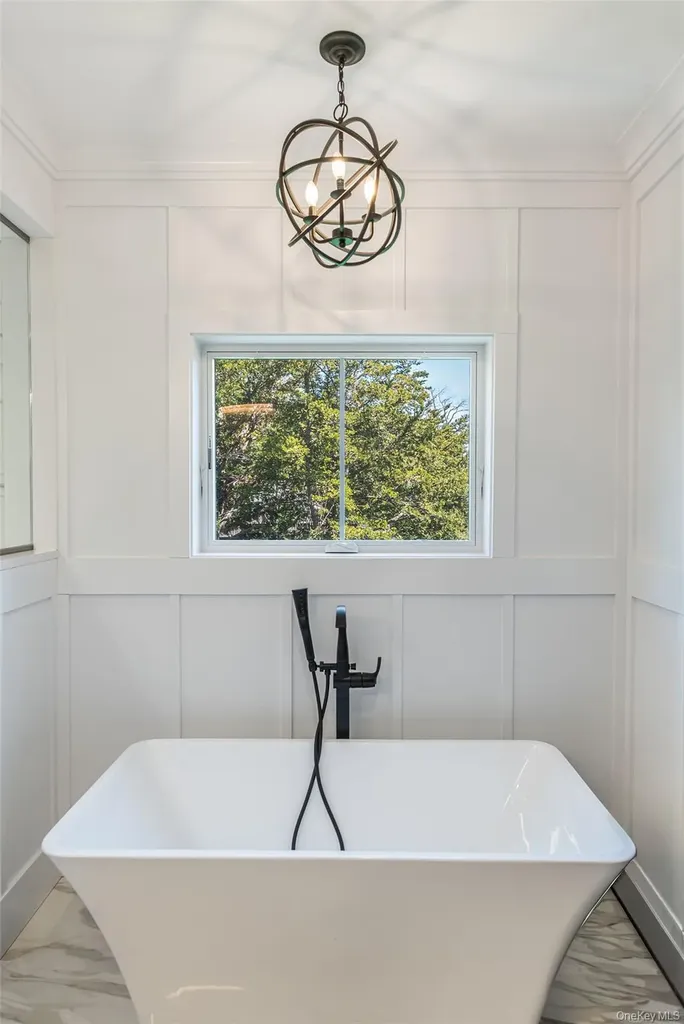 1665 Glenn Road Southold NY 11971