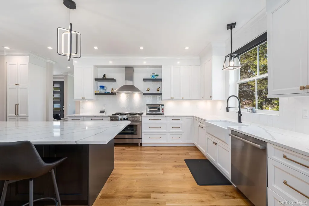 1665 Glenn Road Southold NY 11971