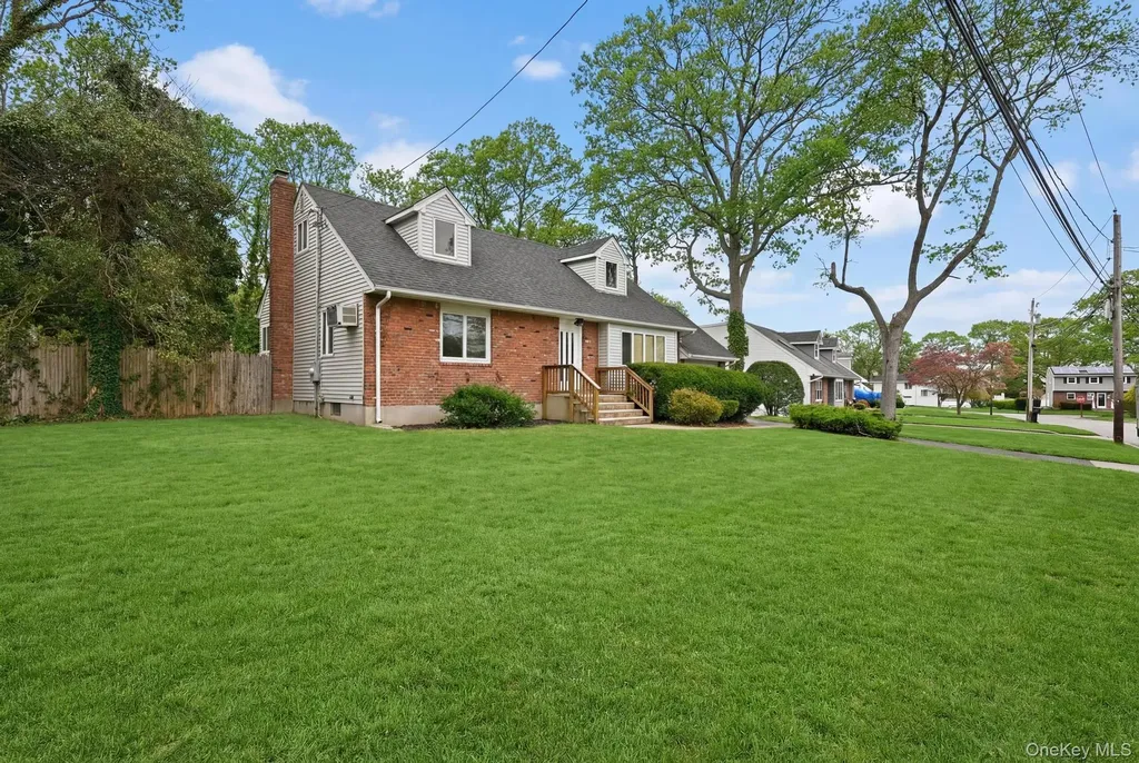 72 Seminole Street Selden NY 11784
