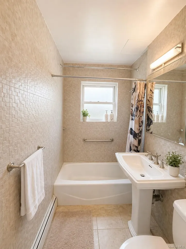 15052 Melbourne Flushing NY 11367