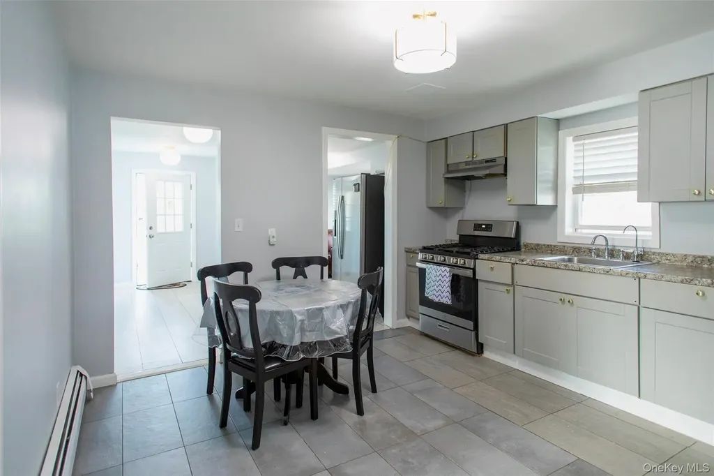 8 Brightside Avenue Central Islip NY 11722