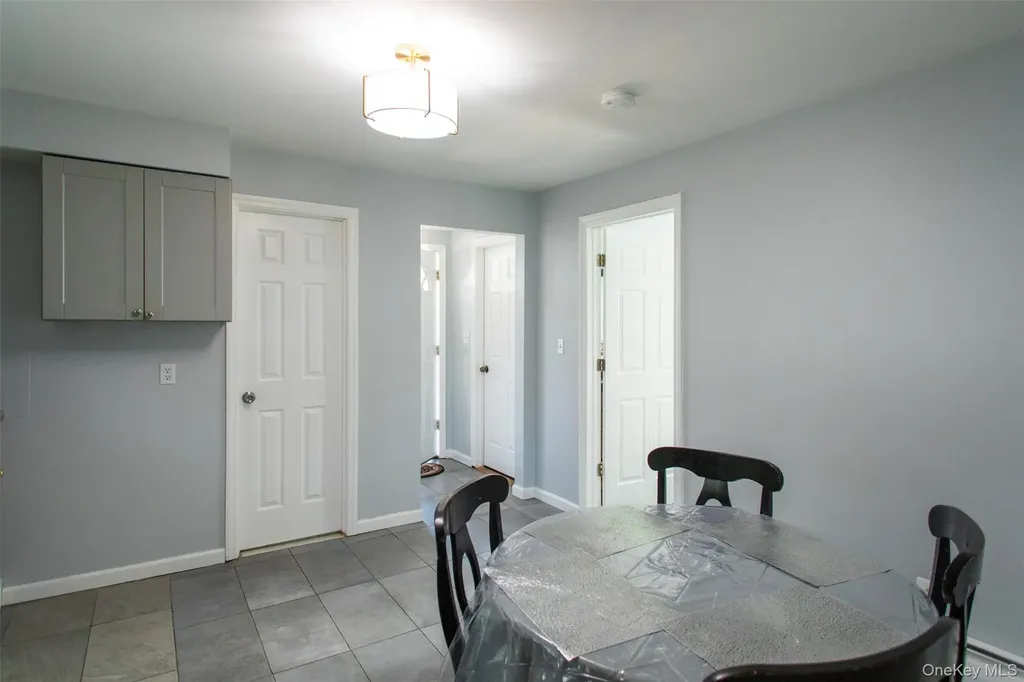 8 Brightside Avenue Central Islip NY 11722