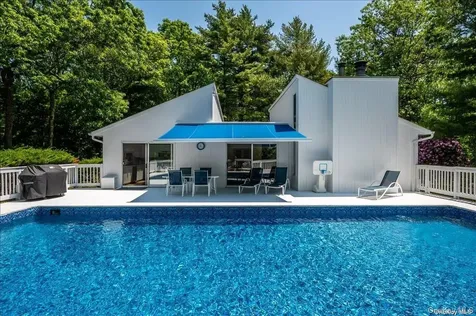 13 Van Scoys Path W East Hampton NY 11937