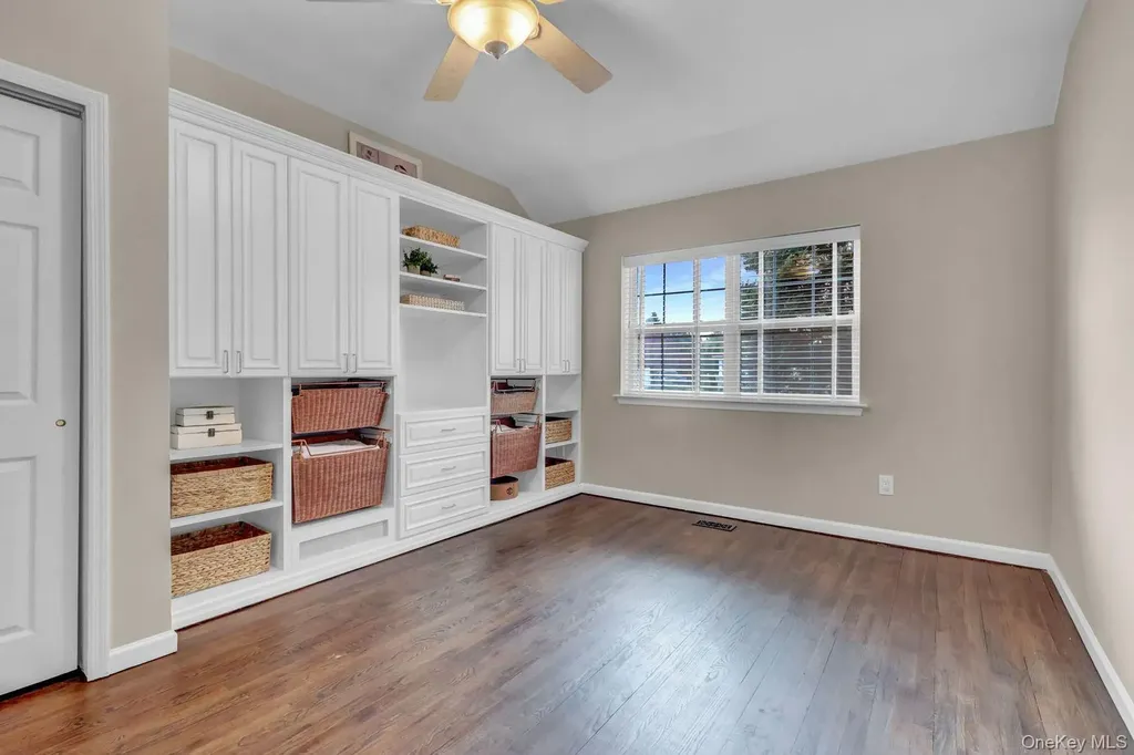 6 Arborvitae Lane Miller Place NY 11764