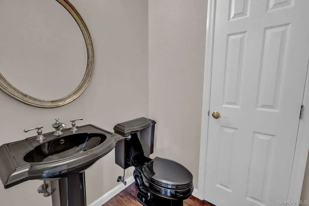 6 Arborvitae Lane Miller Place NY 11764