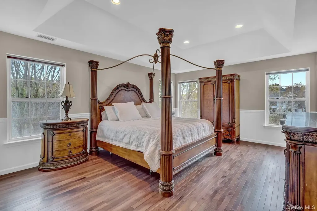 6 Arborvitae Lane Miller Place NY 11764
