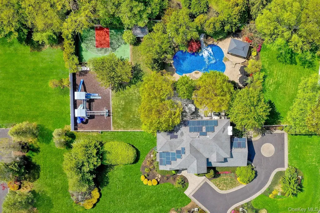 6 Arborvitae Lane Miller Place NY 11764