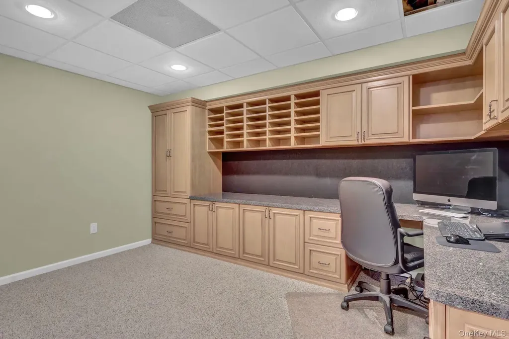 6 Arborvitae Lane Miller Place NY 11764