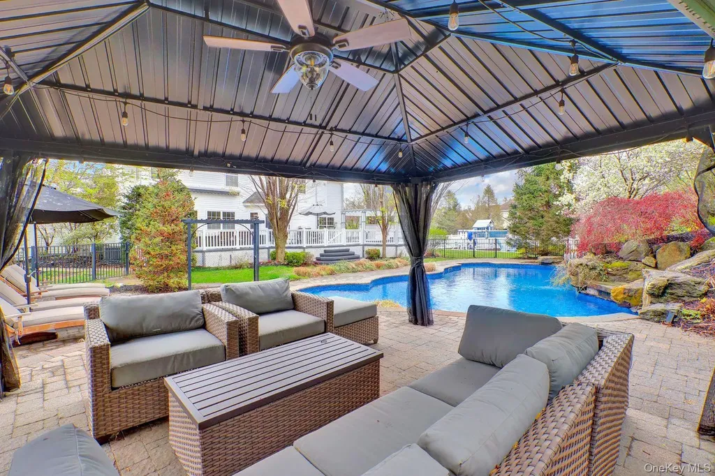 6 Arborvitae Lane Miller Place NY 11764