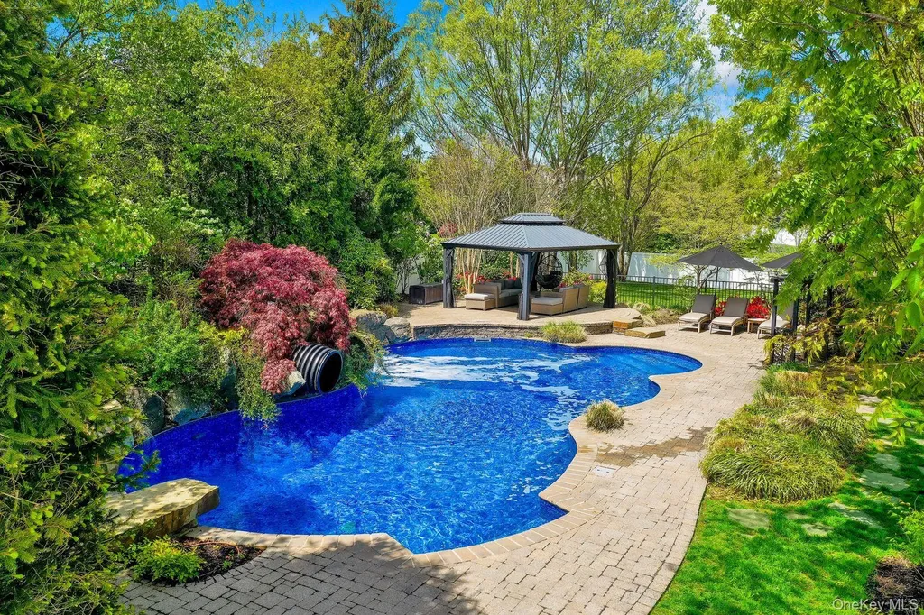 6 Arborvitae Lane Miller Place NY 11764