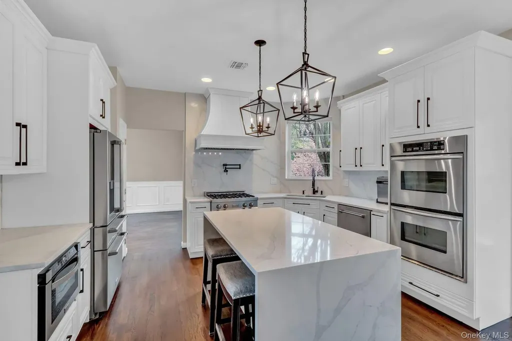 6 Arborvitae Lane Miller Place NY 11764