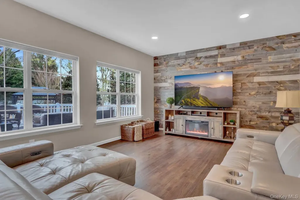 6 Arborvitae Lane Miller Place NY 11764
