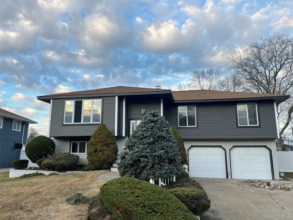 5 Farmstead Road Commack NY 11725