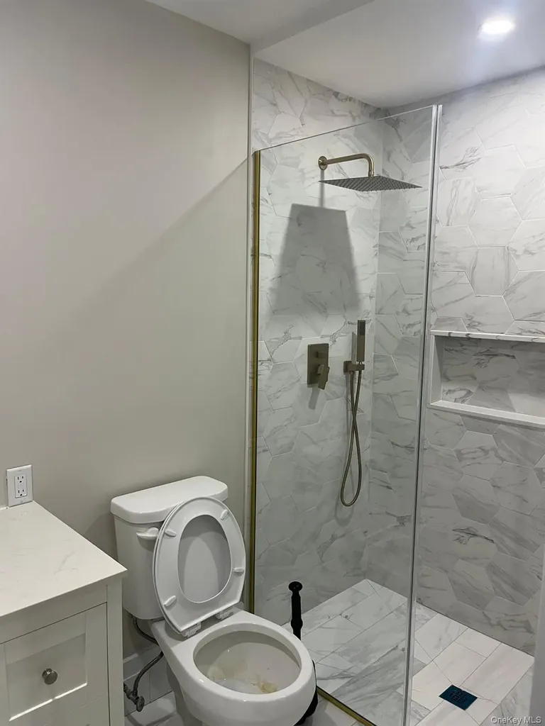 5 Farmstead Road Commack NY 11725