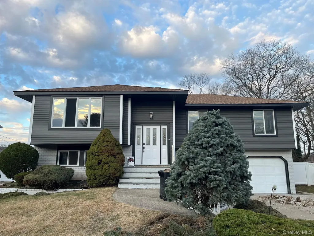 5 Farmstead Road Commack NY 11725